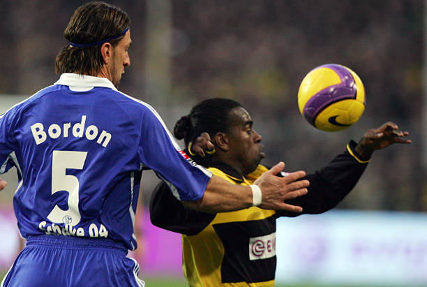 迷挥舞的旗 迷挥舞的旗